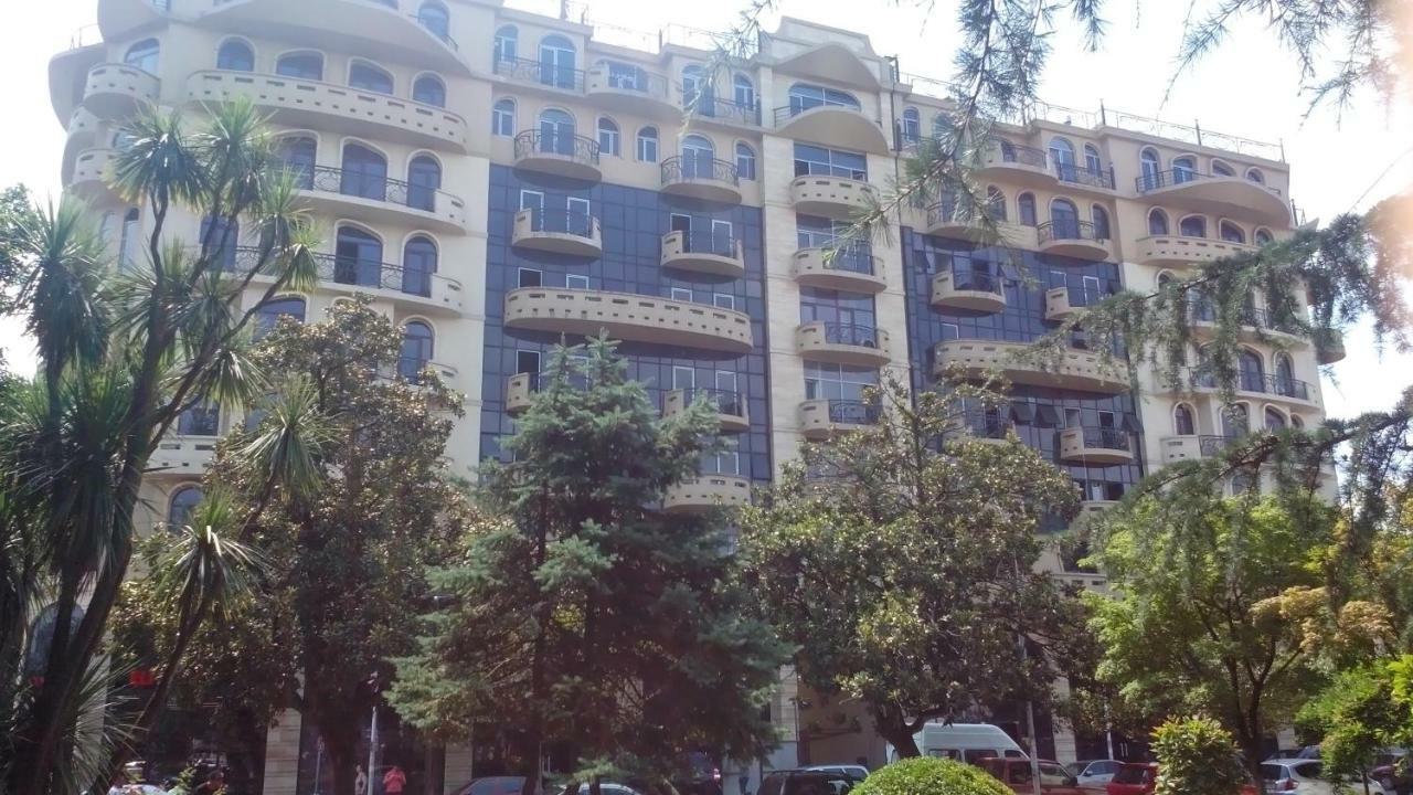 Apartament In The Centre Batoemi Buitenkant foto